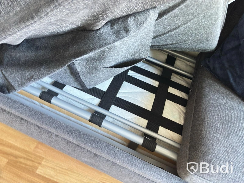 Contents of a fully furnished three-room apartment - see all images for the complete contents
