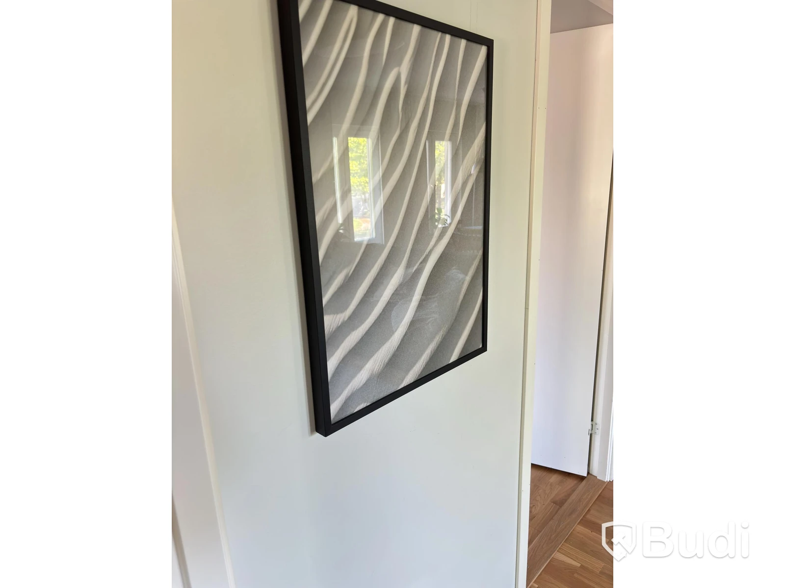 Contents of a fully furnished three-room apartment - see all images for the complete contents