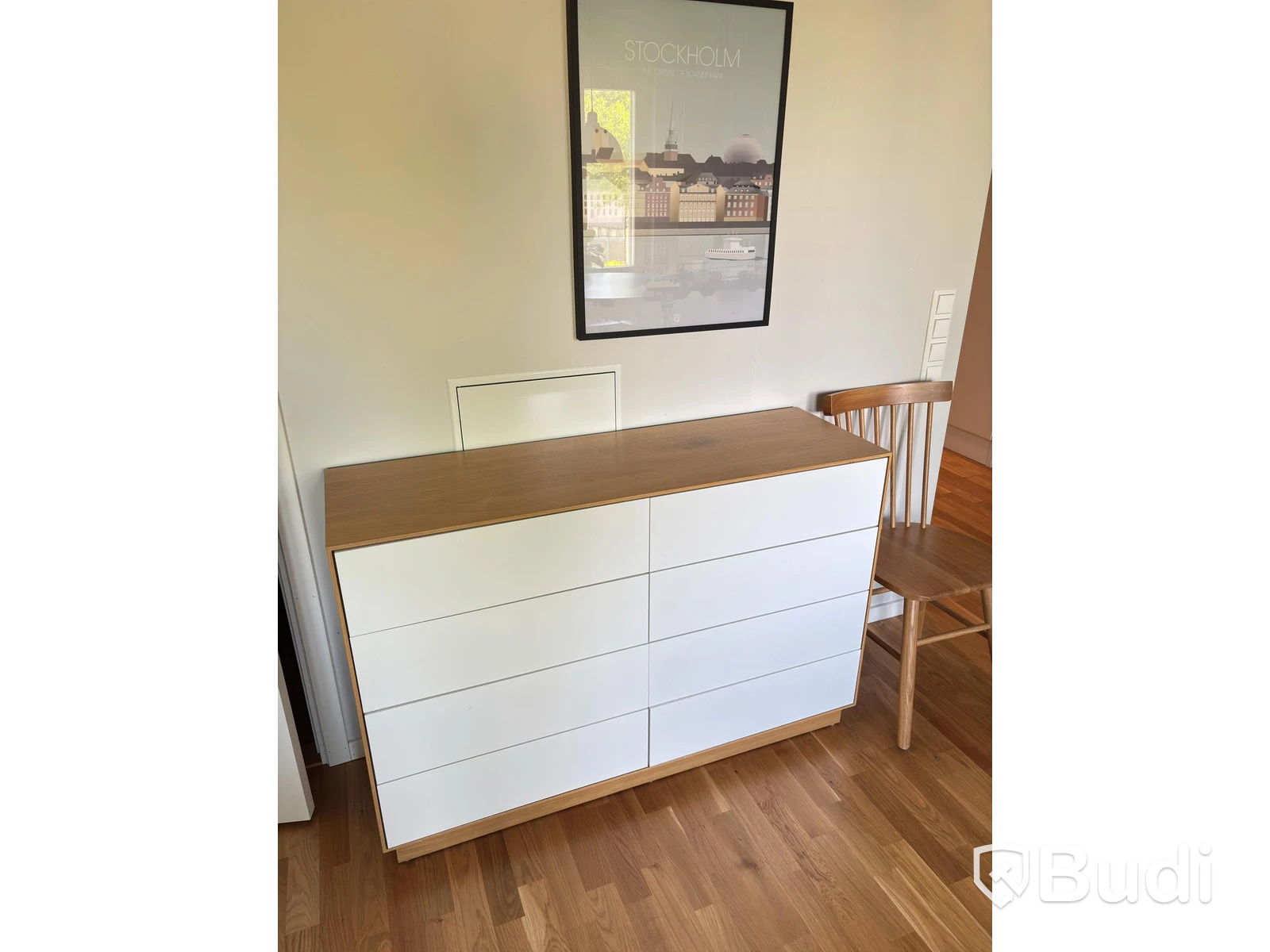 Contents of a fully furnished three-room apartment - see all images for the complete contents