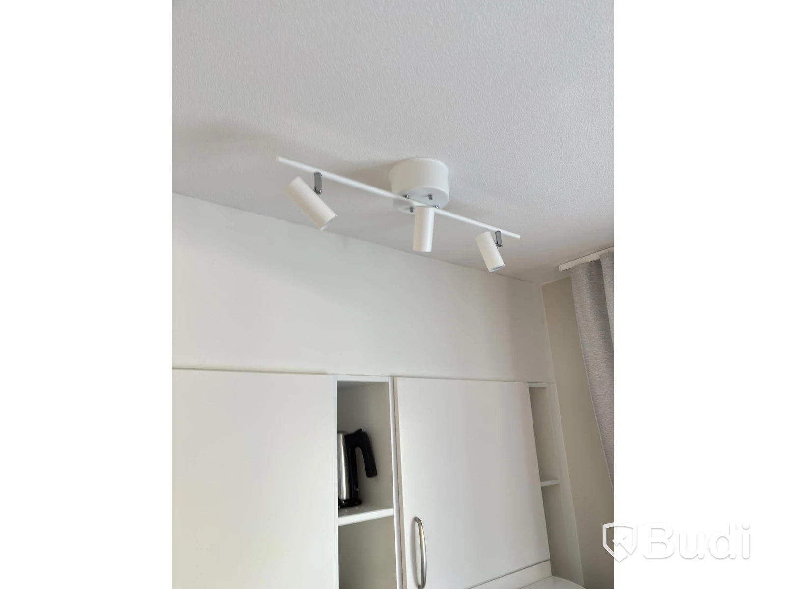 Contents of a fully furnished three-room apartment - see all images for the complete contents