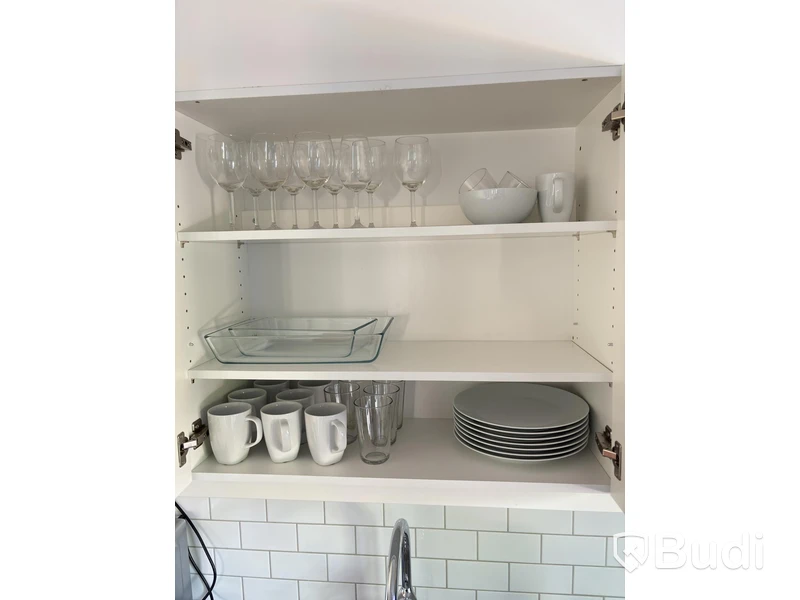 Contents of a fully furnished three-room apartment - see all images for the complete contents