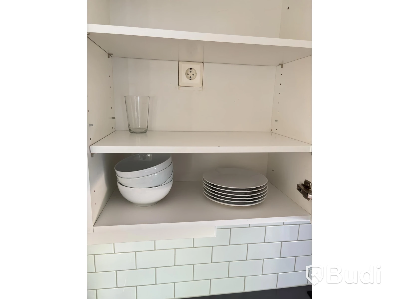 Contents of a fully furnished three-room apartment - see all images for the complete contents