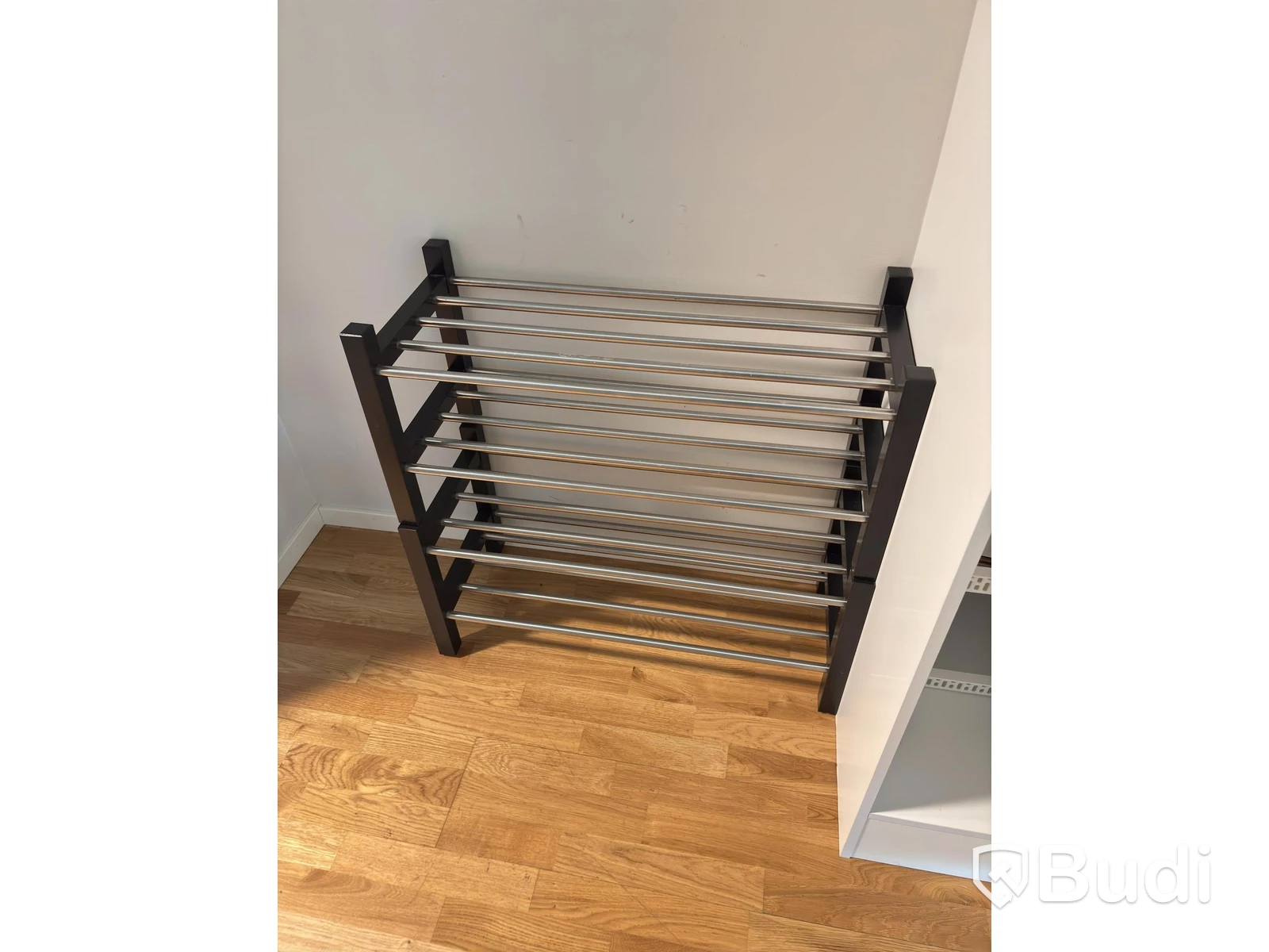 Contents of a fully furnished three-room apartment - see all images for the complete contents