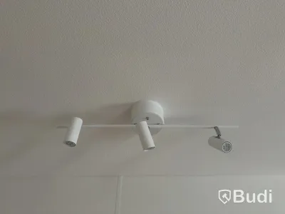 Inventarier till fullt möblerad enrummare - se alla bilder för komplett innehåll