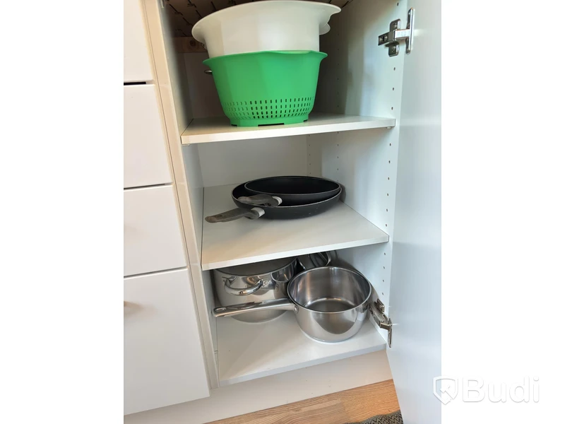 Inventarier till fullt möblerad tvårummare - se alla bilder för komplett innehåll