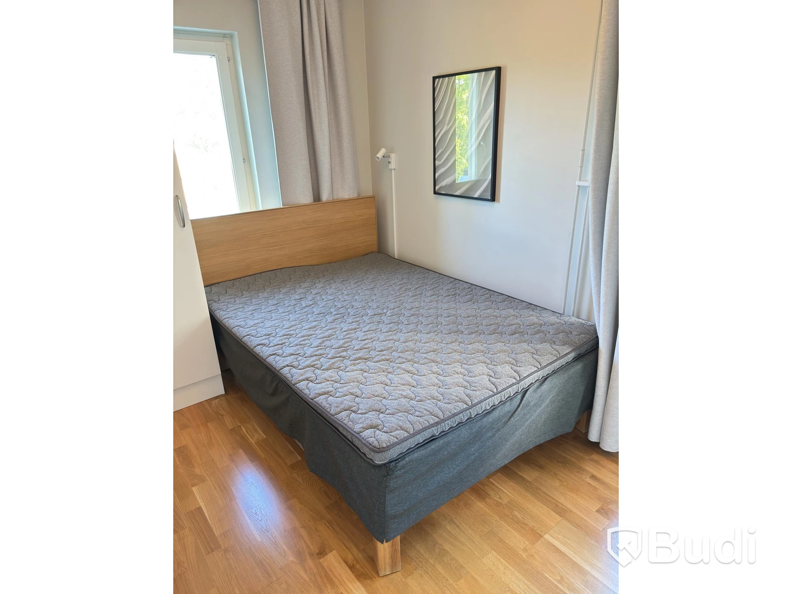 Contents of a fully furnished three-room apartment - see all images for complete contents