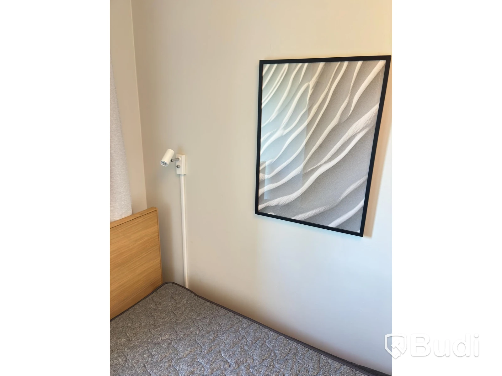 Contents of a fully furnished three-room apartment - see all images for complete contents