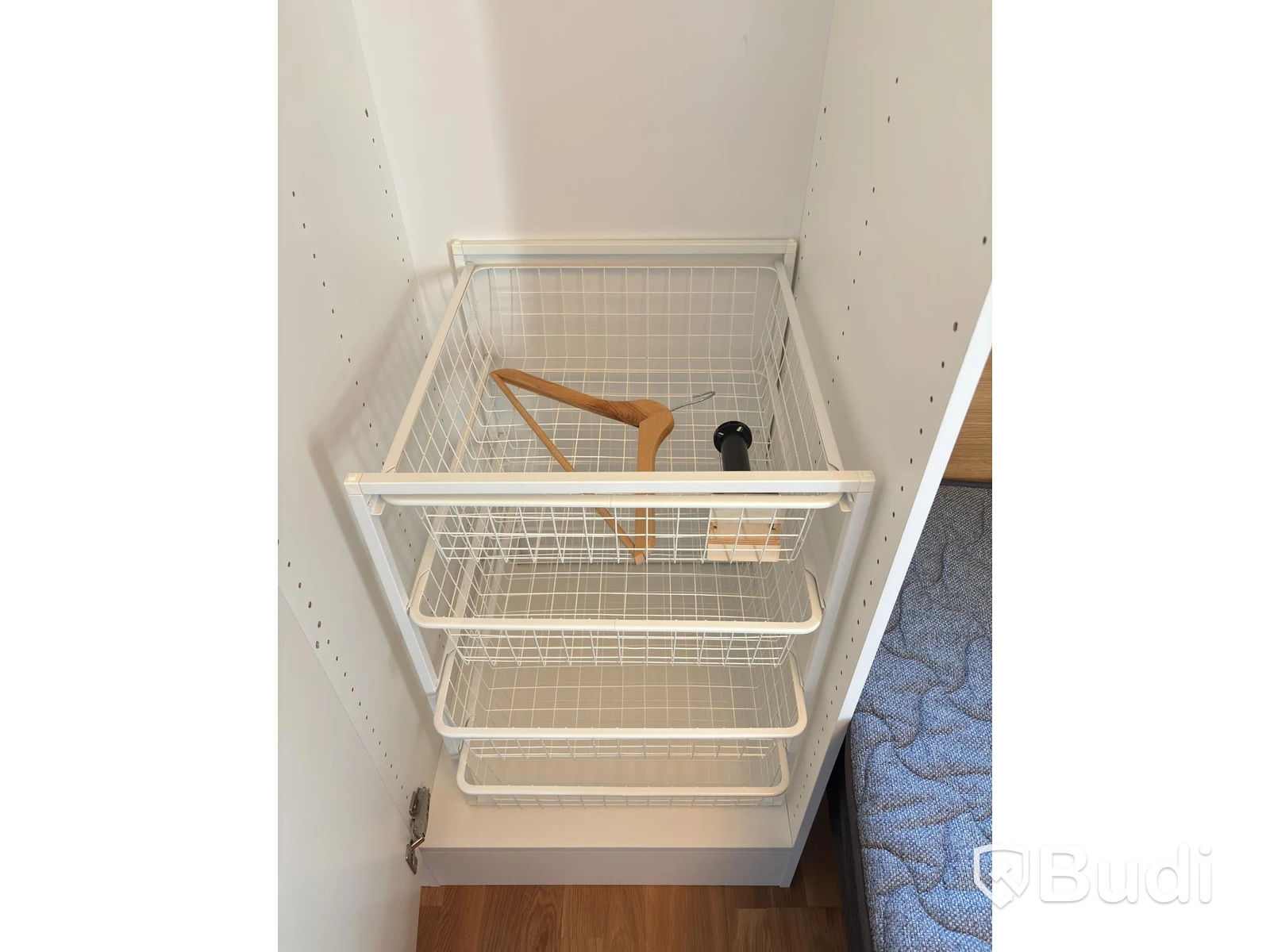 Contents of a fully furnished three-room apartment - see all images for complete contents