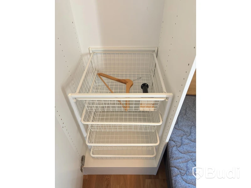 Contents of a fully furnished three-room apartment - see all images for complete contents