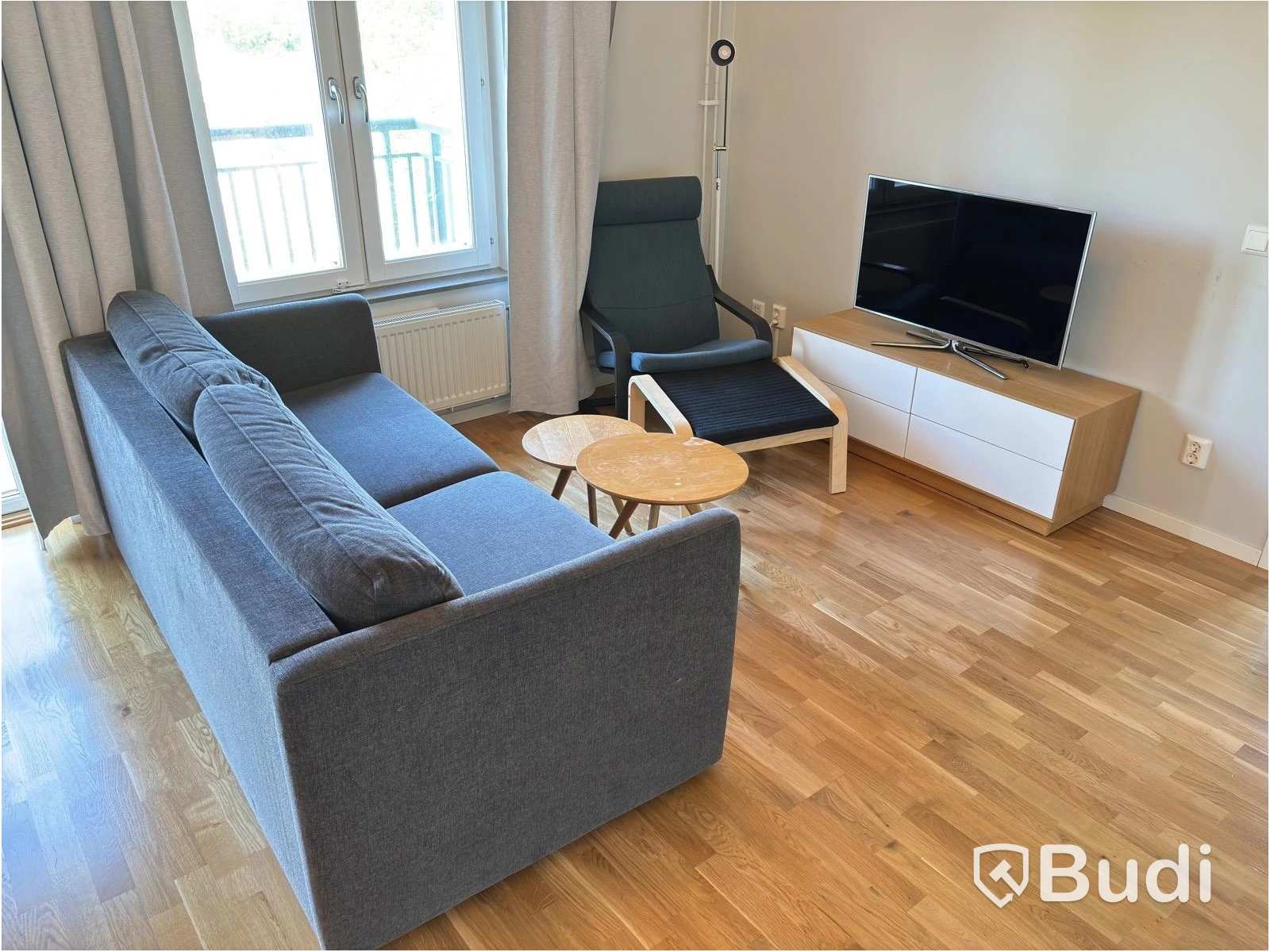 Contents of a fully furnished three-room apartment - see all images for complete contents