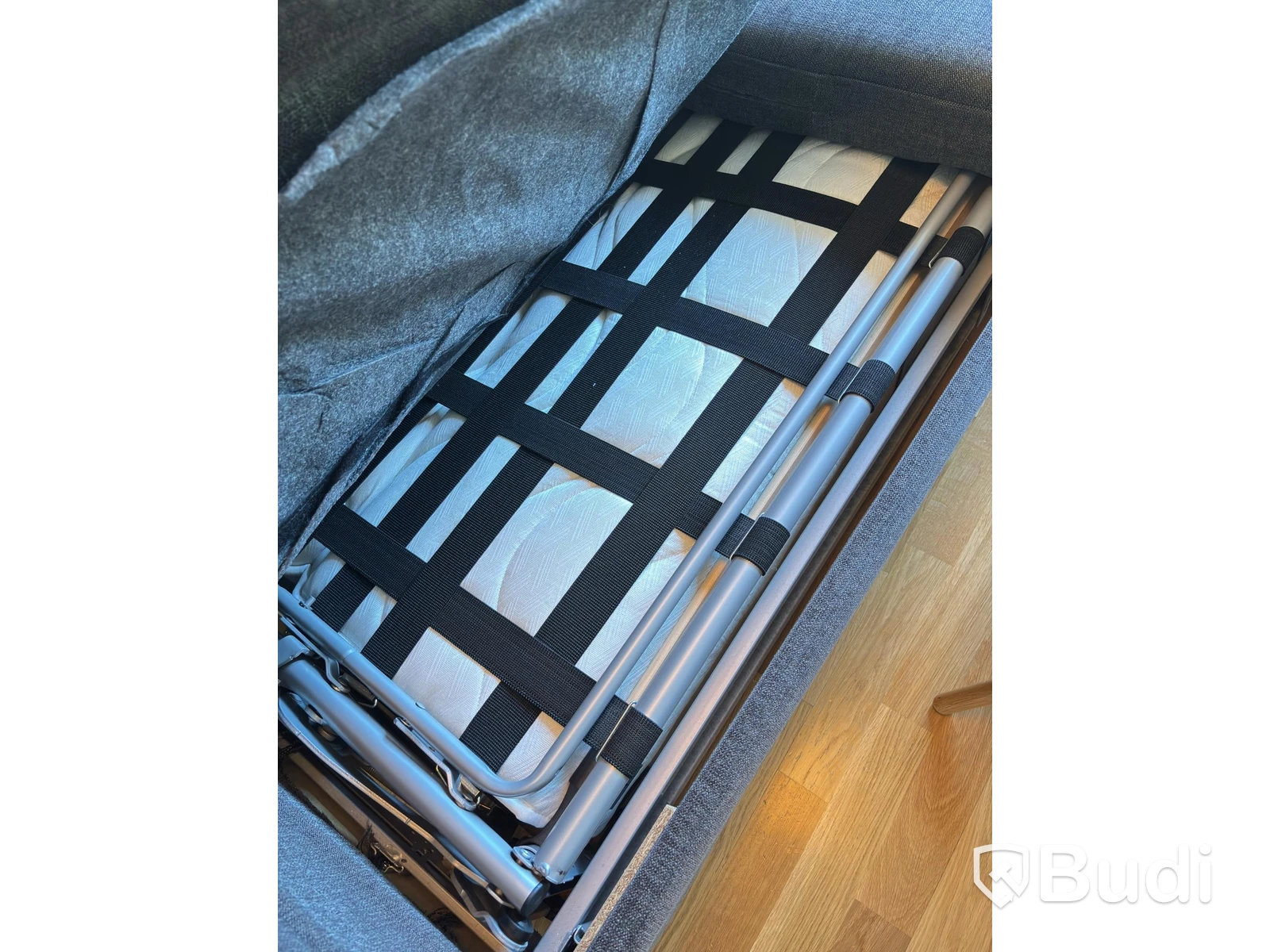 Contents of a fully furnished three-room apartment - see all images for complete contents