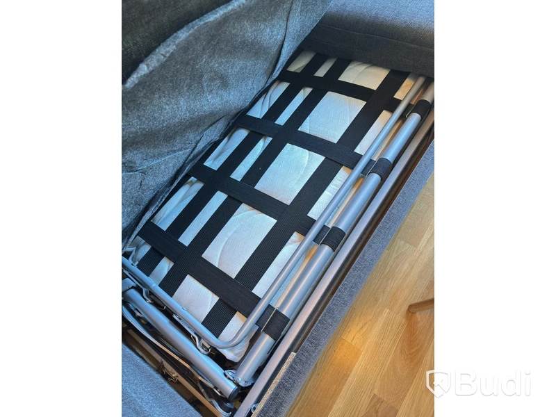 Contents of a fully furnished three-room apartment - see all images for complete contents