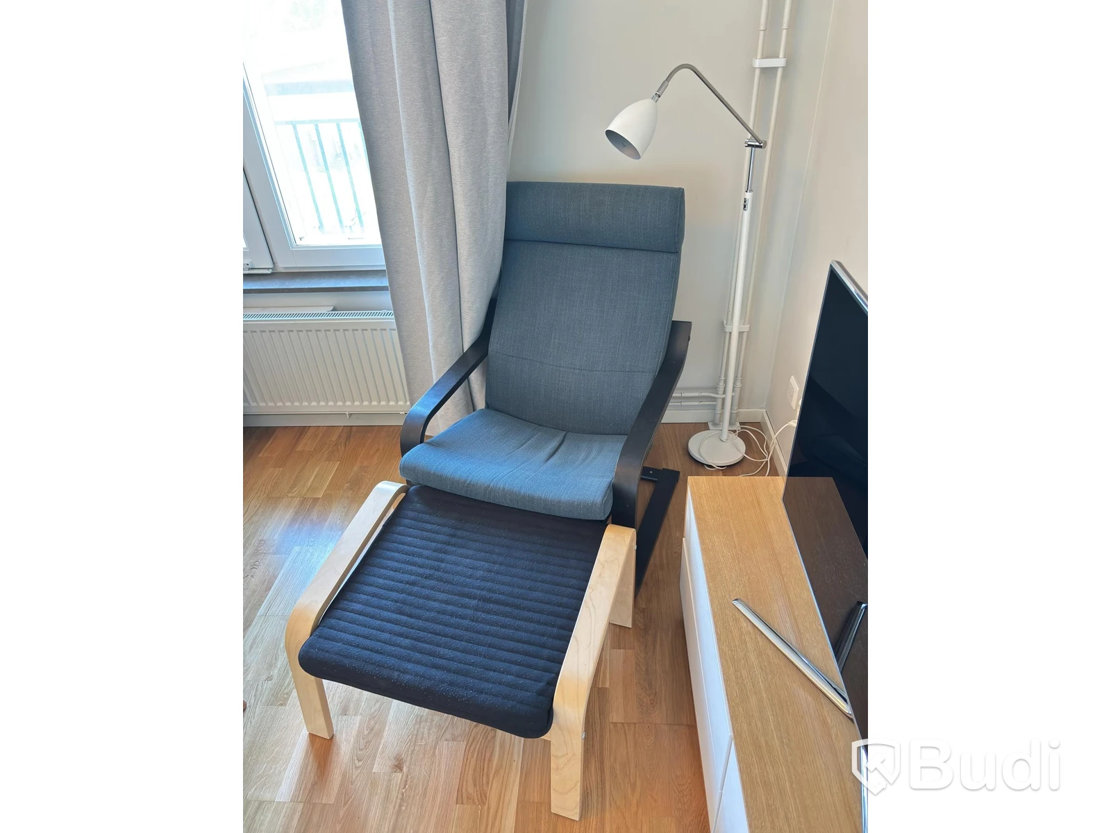 Contents of a fully furnished three-room apartment - see all images for complete contents