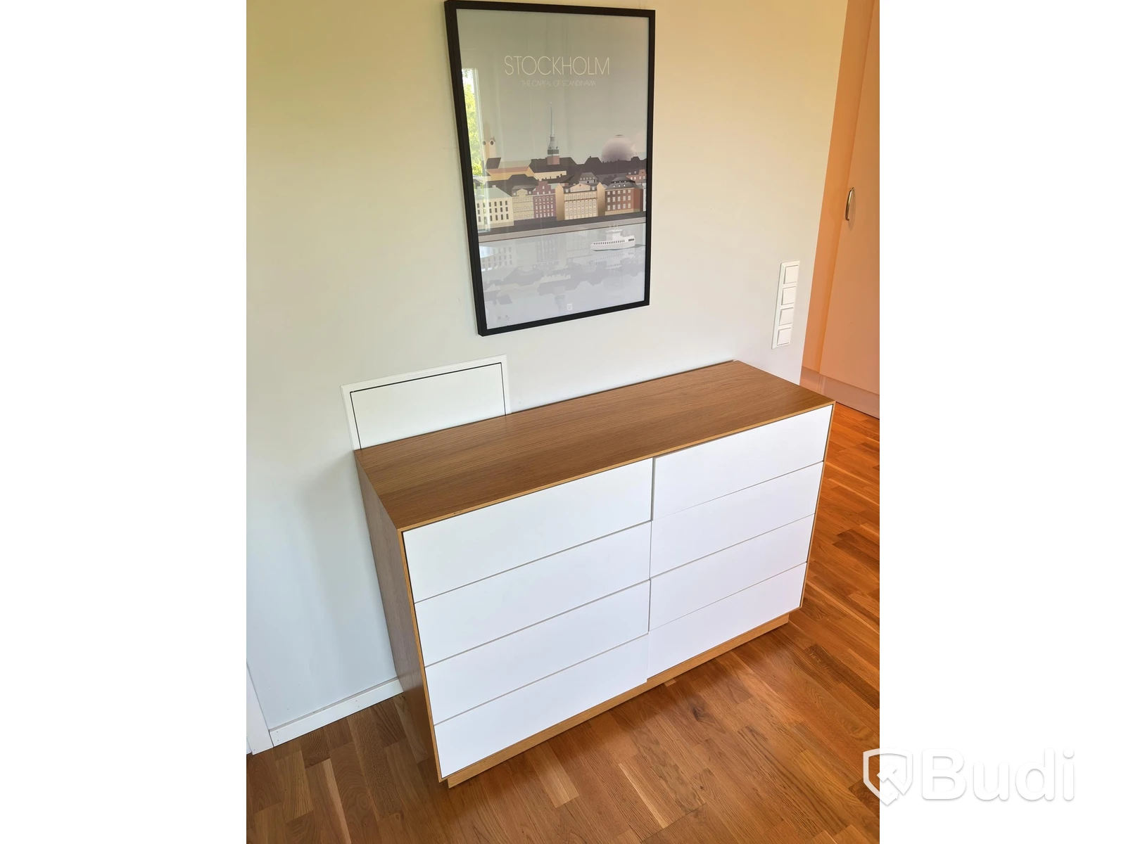 Contents of a fully furnished three-room apartment - see all images for complete contents