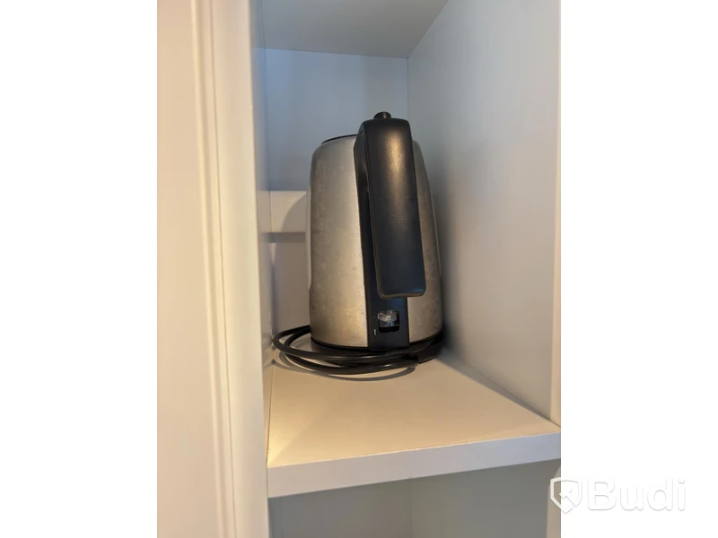 Contents of a fully furnished three-room apartment - see all images for complete contents