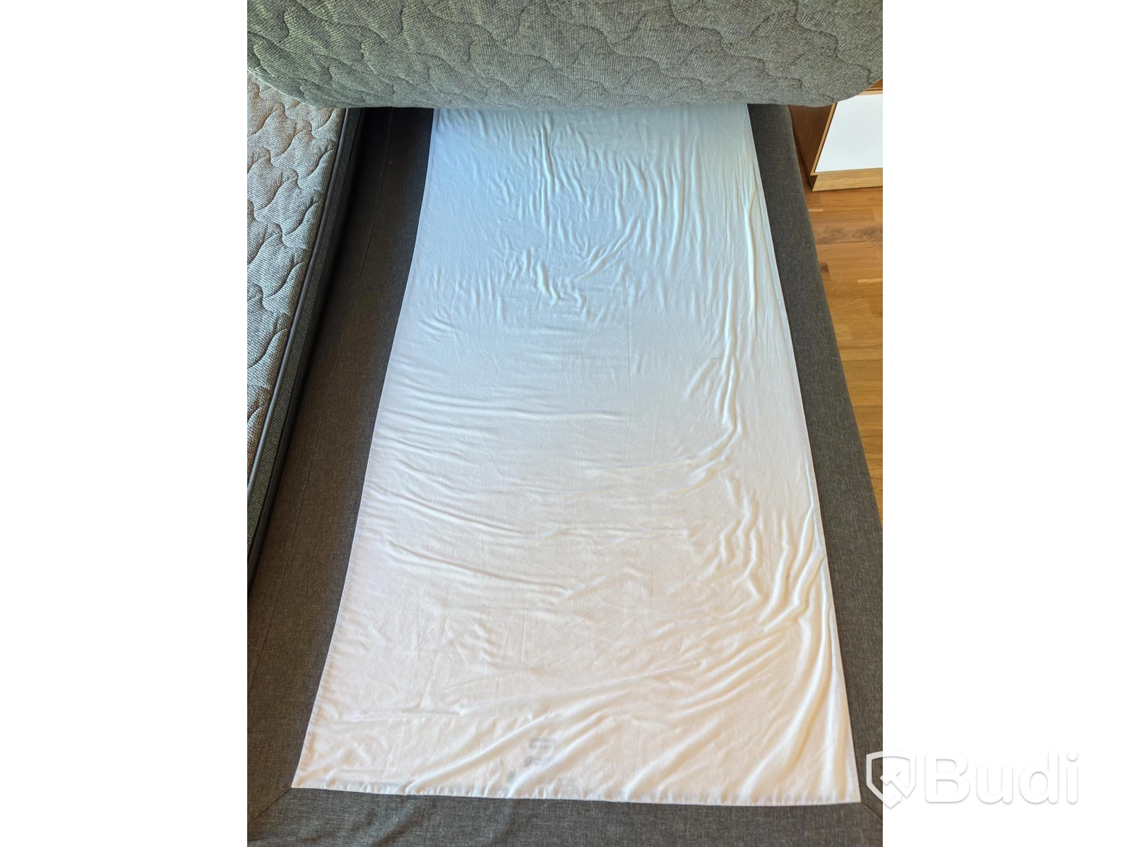 Contents of a fully furnished three-room apartment - see all images for complete contents