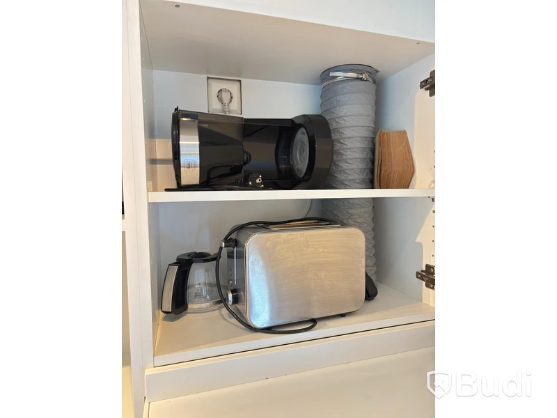 Contents of a fully furnished three-room apartment - see all images for complete contents