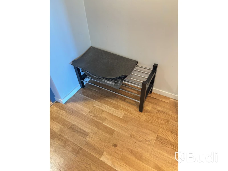 Contents of a fully furnished three-room apartment - see all images for complete contents
