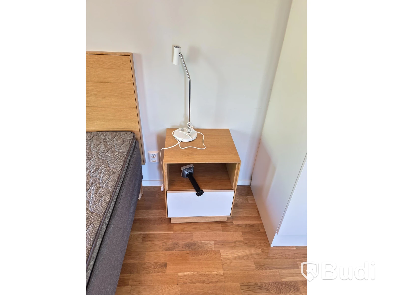 Contents of a fully furnished three-room apartment - see all images for complete contents