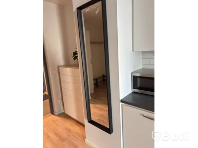 Inventarier till fullt möblerad enrummare - se alla bilder för komplett innehåll