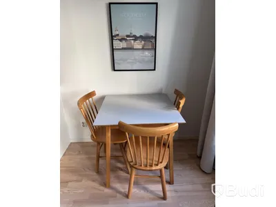 Inventarier till fullt möblerad enrummare - se alla bilder för komplett innehåll