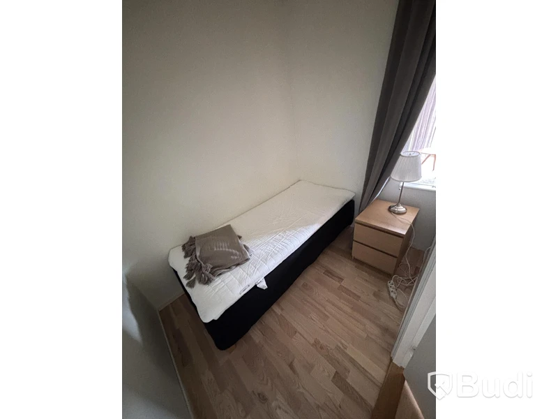 Contents from a fully furnished three-room apartment – see all photos for complete contents
