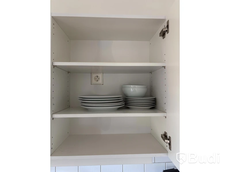 Contents from a fully furnished three-room apartment – see all photos for complete contents