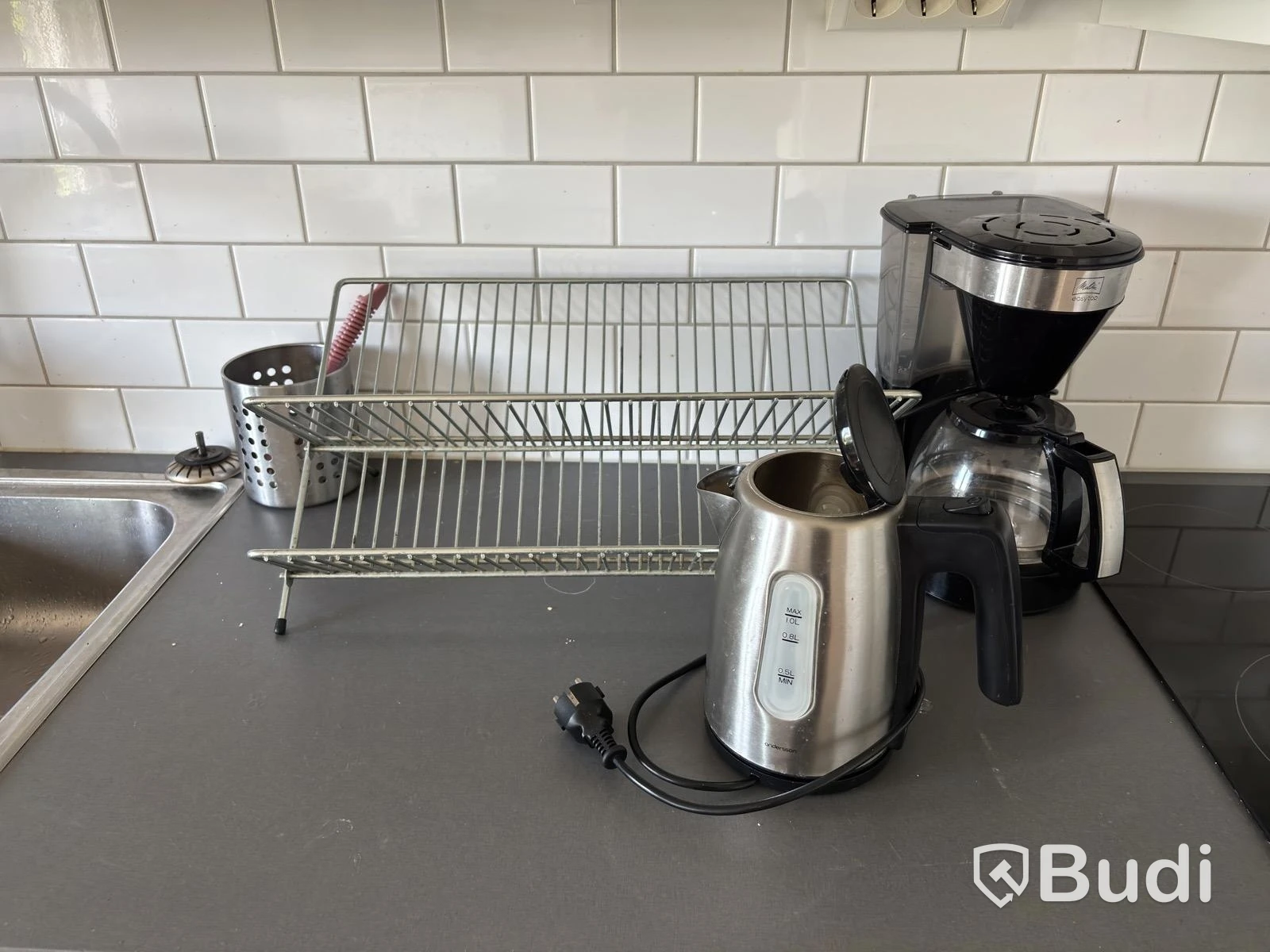 Contents from a fully furnished three-room apartment – see all photos for complete contents