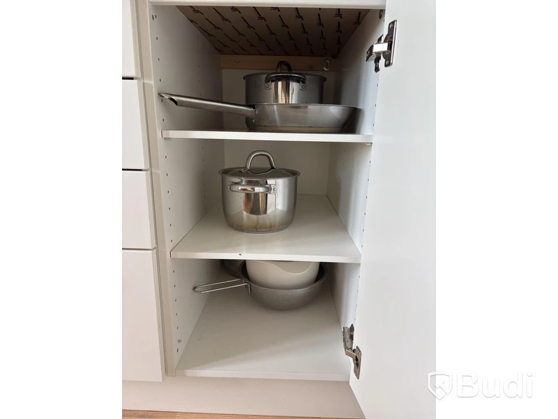 Contents from a fully furnished three-room apartment – see all photos for complete contents