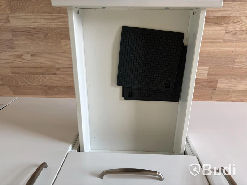 Contents from a fully furnished three-room apartment – see all photos for complete contents