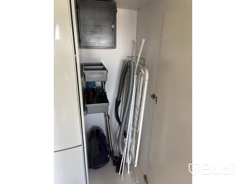 Contents from a fully furnished three-room apartment – see all photos for complete contents
