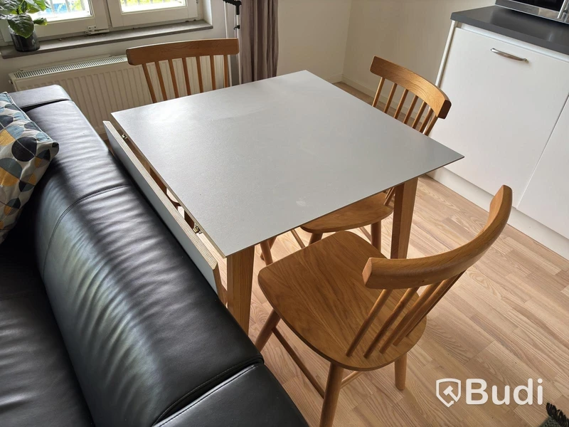 Contents from a fully furnished three-room apartment – see all photos for complete contents