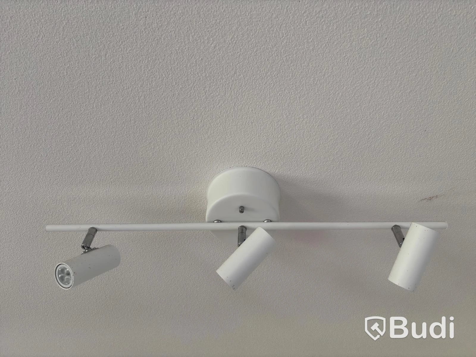 Contents from a fully furnished three-room apartment – see all photos for complete contents