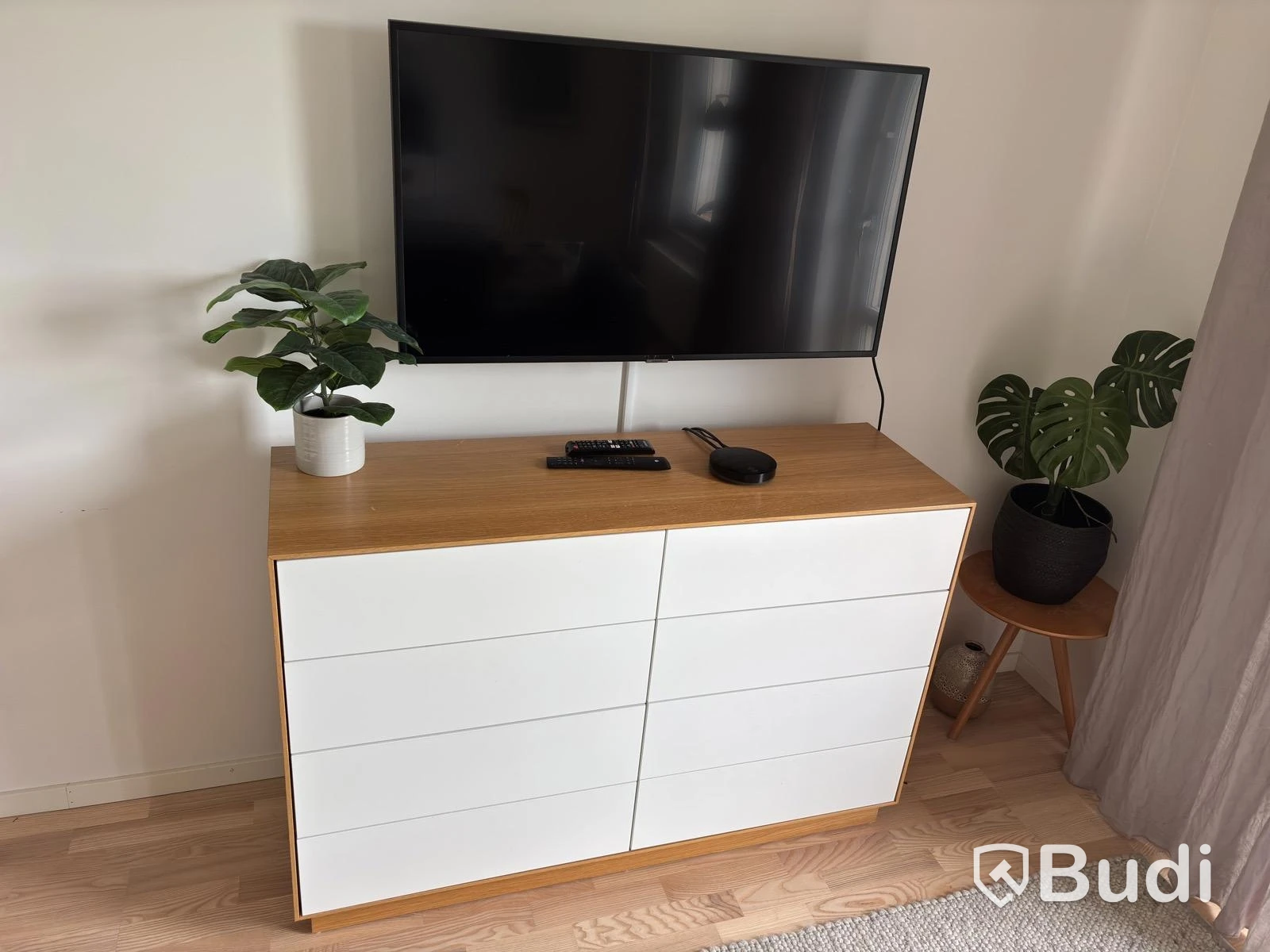 Contents from a fully furnished three-room apartment – see all photos for complete contents