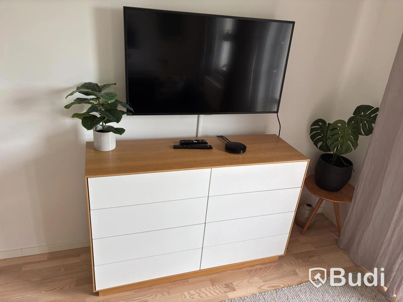 Contents from a fully furnished three-room apartment – see all photos for complete contents
