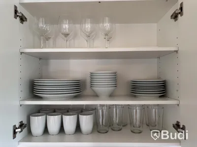 Contents of a fully furnished three-room apartment - see all photos for everything included