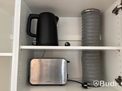 Contents of a fully furnished three-room apartment - see all photos for everything included