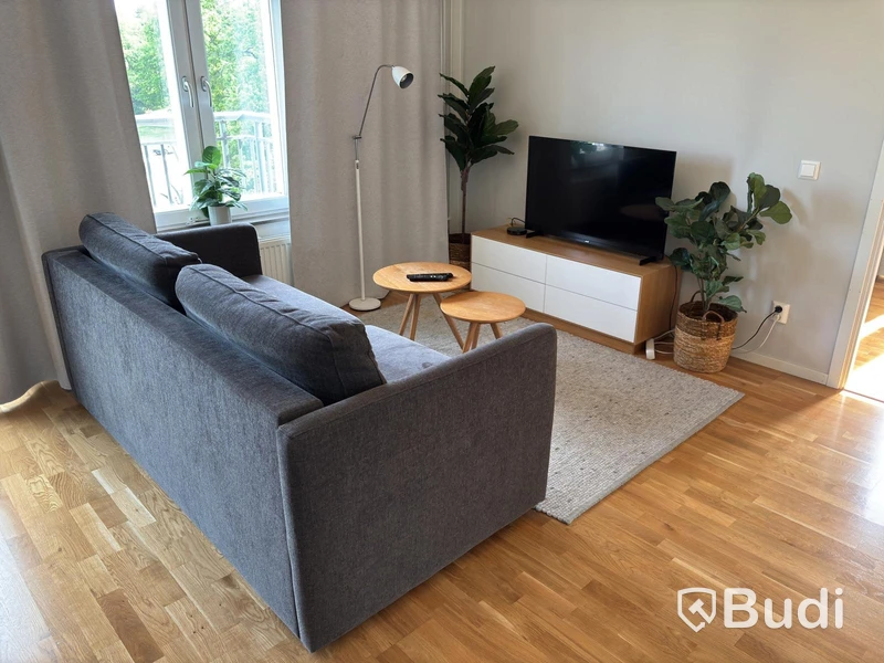 Contents of a fully furnished three-room apartment - see all photos for everything included