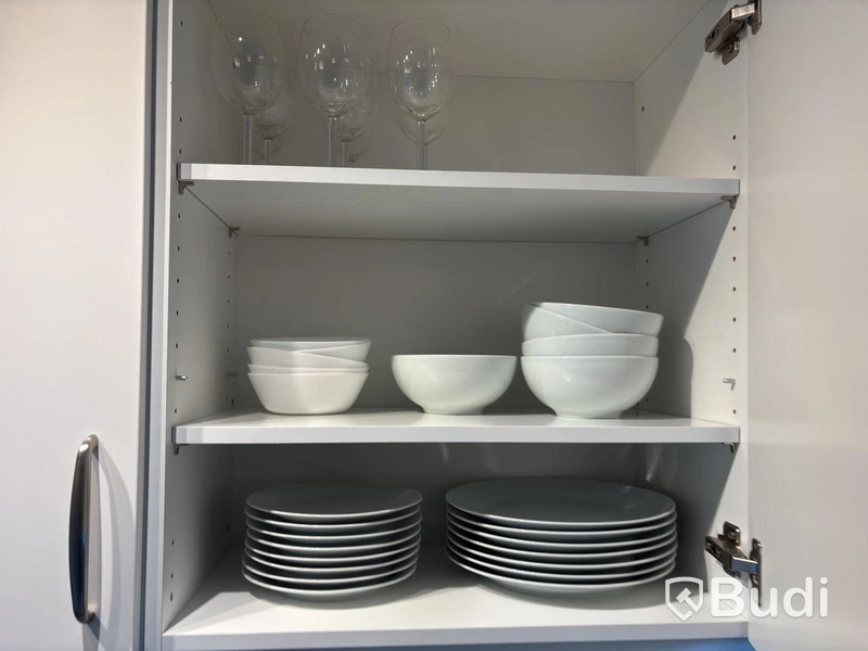 Inventarier till fullt möblerad trerummare - se alla bilder för komplett innehåll