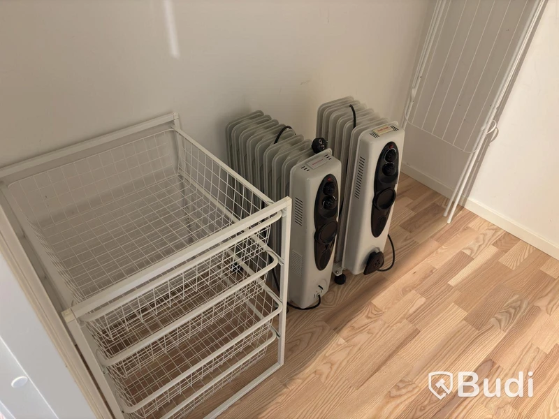 Inventarier till fullt möblerad trerummare - se alla bilder för komplett innehåll