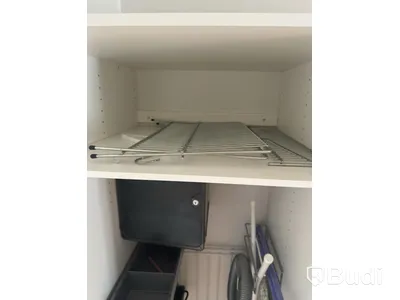 Inventarier till fullt möblerad enrummare - se alla bilder för komplett innehåll