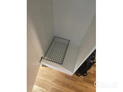 Inventarier till fullt möblerad enrummare - se alla bilder för komplett innehåll