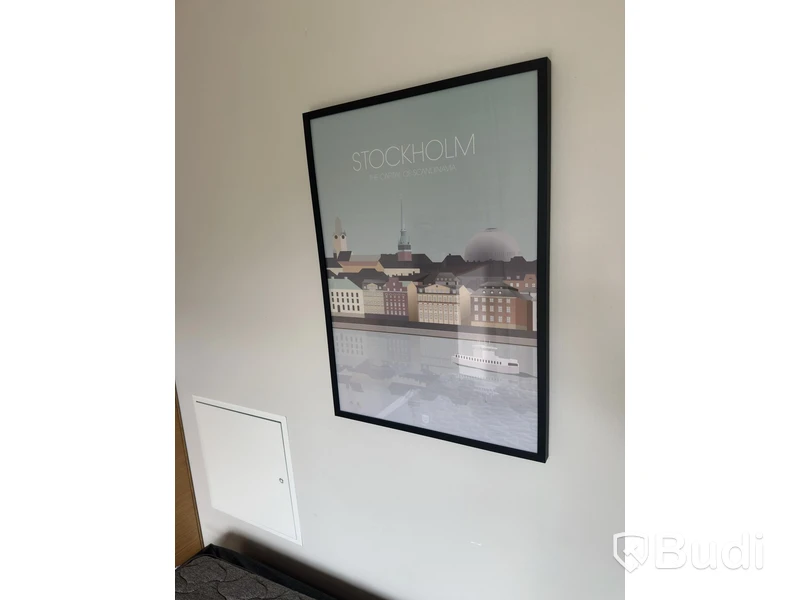 Inventarier till fullt möblerad enrummare - se alla bilder för komplett innehåll