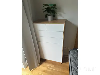 Inventarier till fullt möblerad enrummare - se alla bilder för komplett innehåll