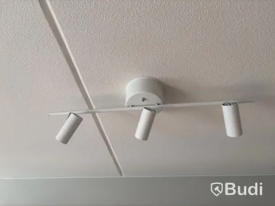 Inventarier till fullt möblerad enrummare - se alla bilder för komplett innehåll