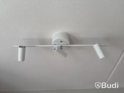 Inventarier till fullt möblerad enrummare - se alla bilder för komplett innehåll
