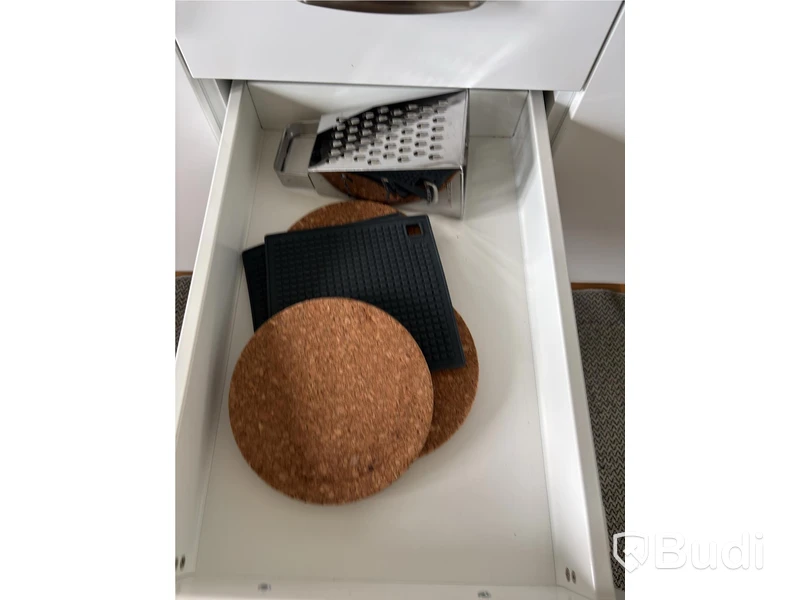 Inventarier till fullt möblerad trerummare - se alla bilder för komplett innehåll