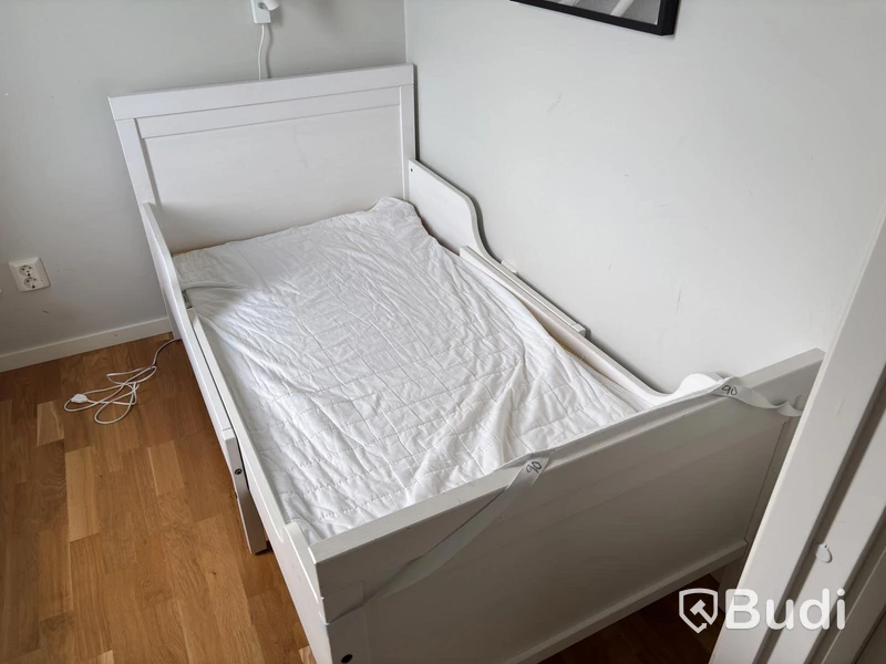 Inventarier till fullt möblerad trerummare - se alla bilder för komplett innehåll