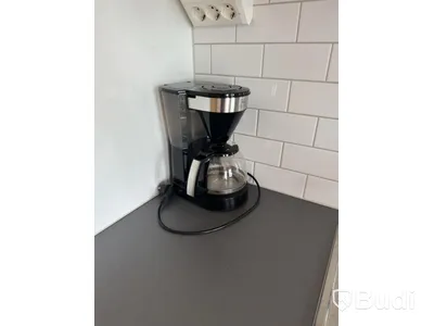Inventarier till fullt möblerad enrummare - se alla bilder för komplett innehåll