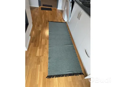 Inventarier till fullt möblerad enrummare - se alla bilder för komplett innehåll